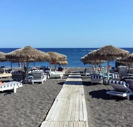 Diamond -beachfront Apartment Perissa (Santorini)