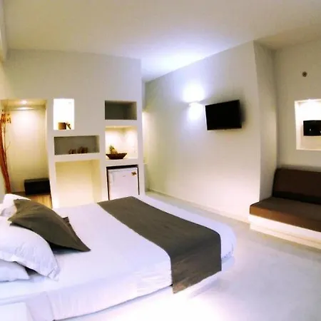 Diamond -beachfront Apartment